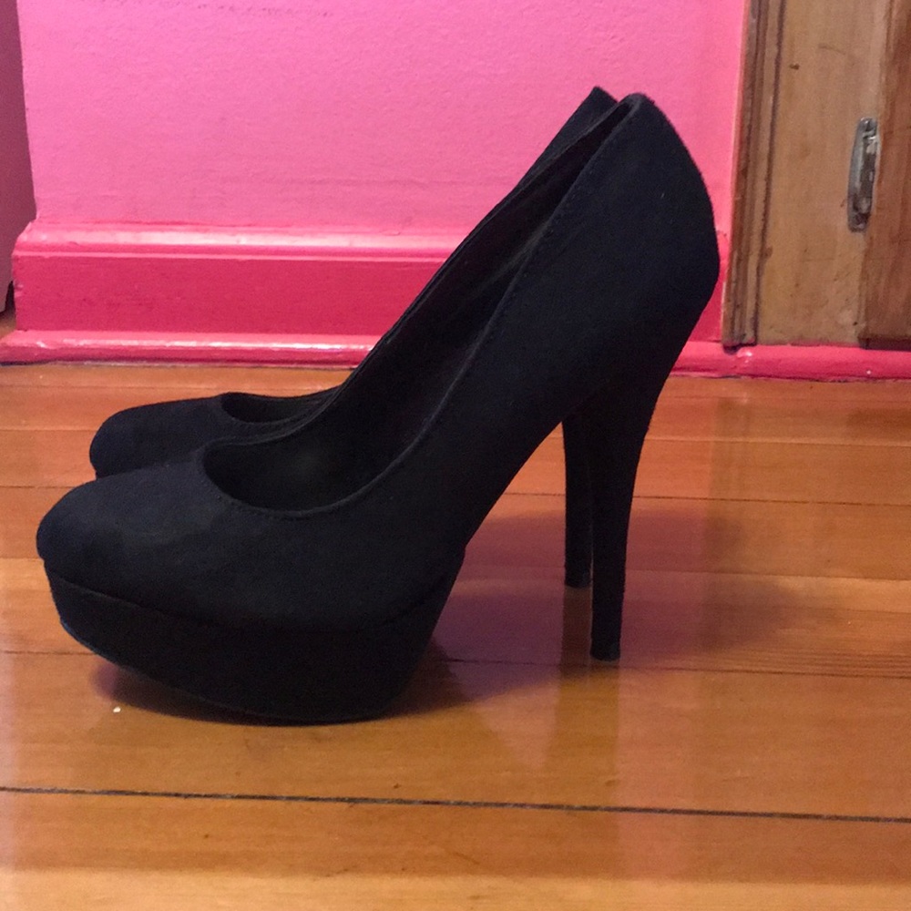Heels - Picture 2 of 8